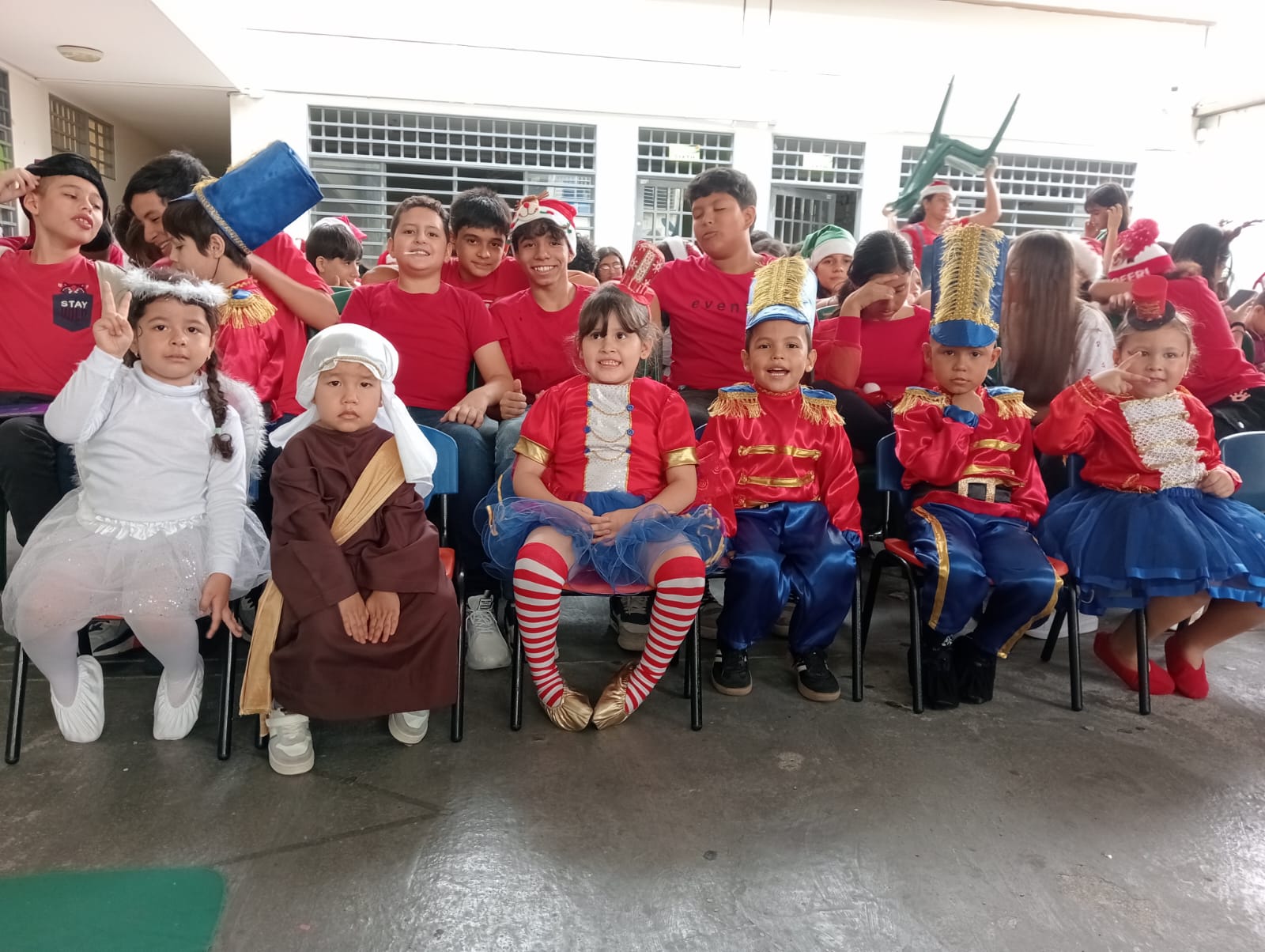 Juego libre y diversión en el colegio